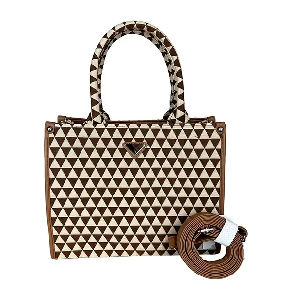 [B01IM168028TCC] IMPORTACION BOLSA MEDIANA TRIANGULOS.webp