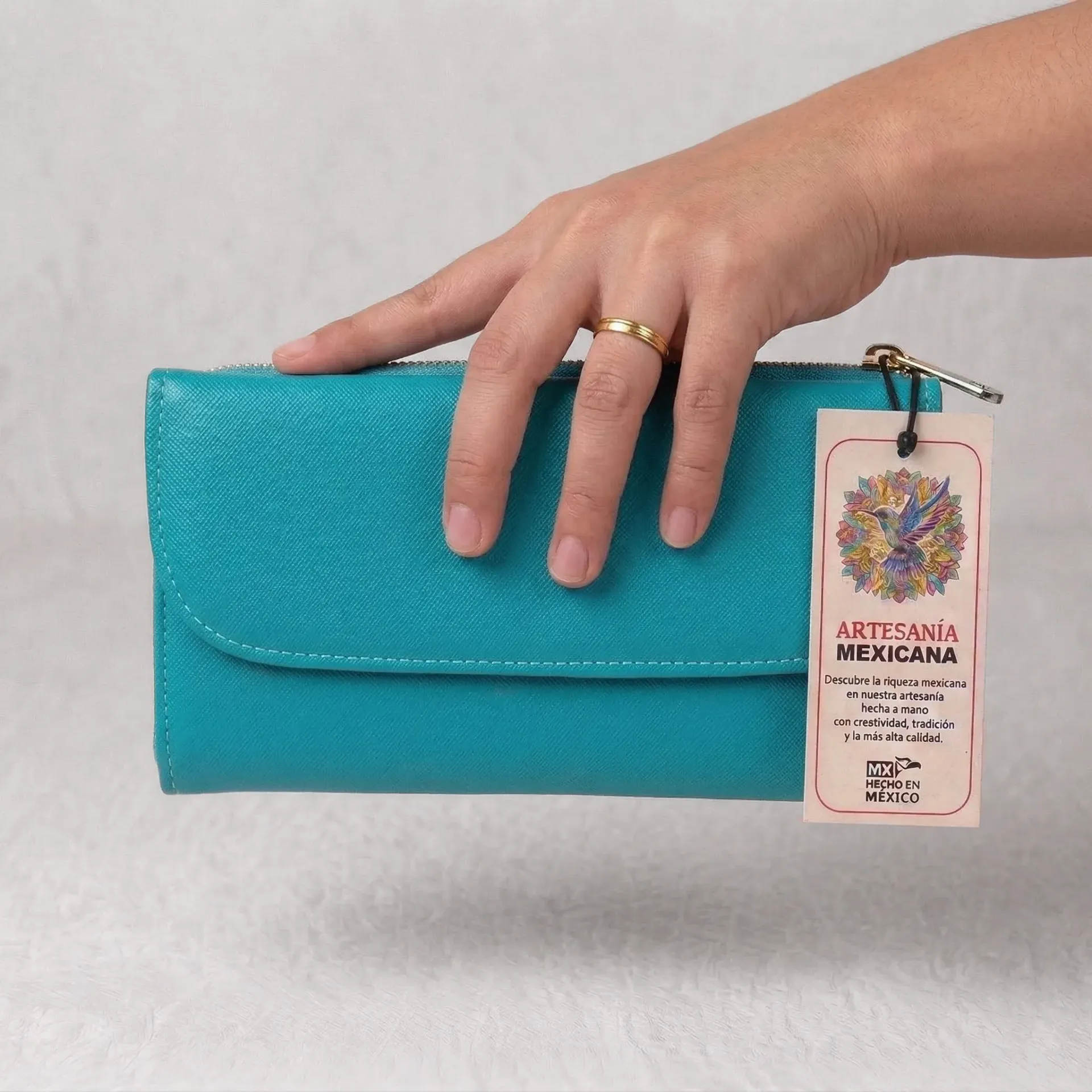 [C8CECOAZUL] CARTERA ECO BROCHE AZUL