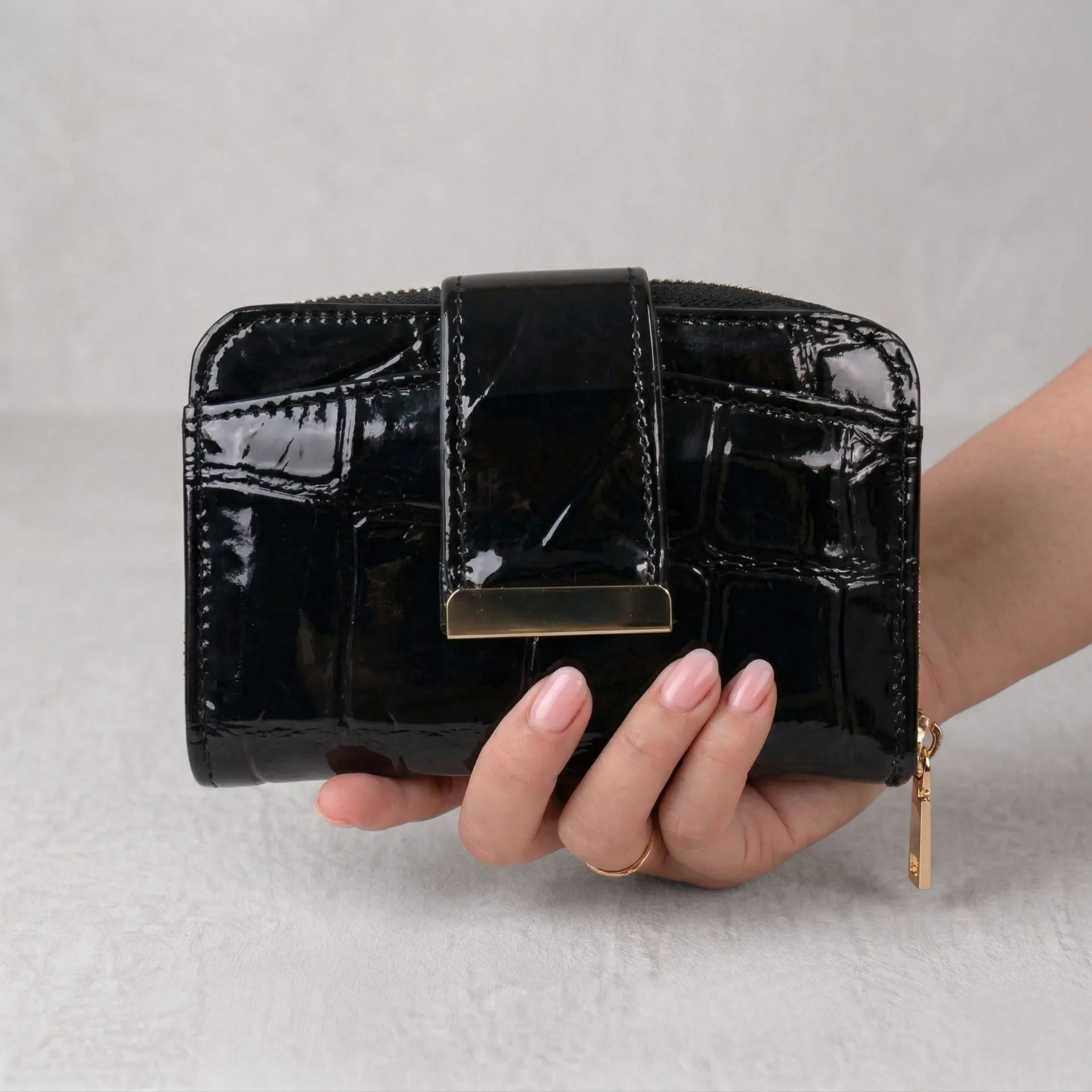 [C9BMPCHN] CARTERA BARRA MINI PIEL (CHAROL NEGRO)