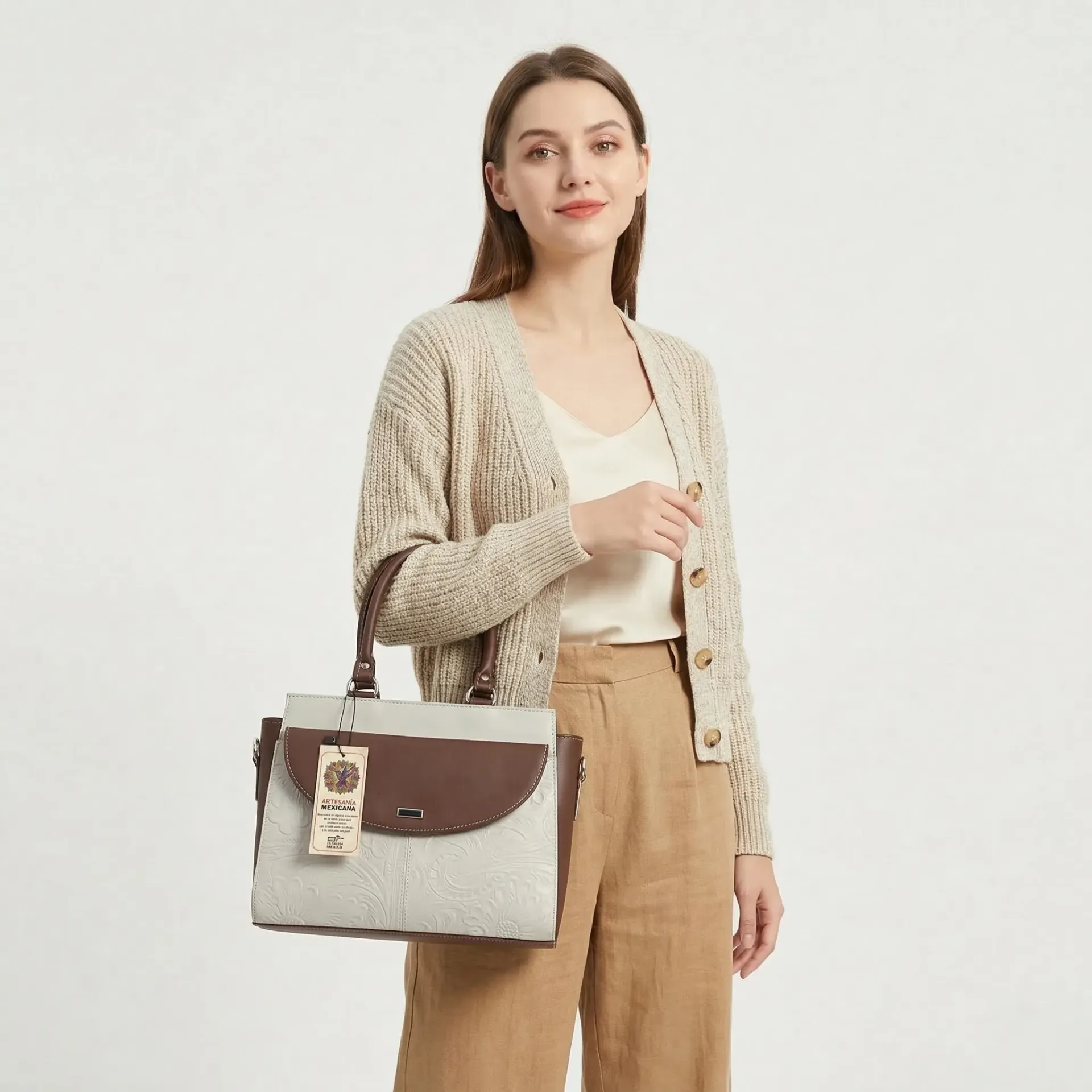 [B0NOFBECA] NOEMI PIEL (FLORES BEIGE/CAFE)