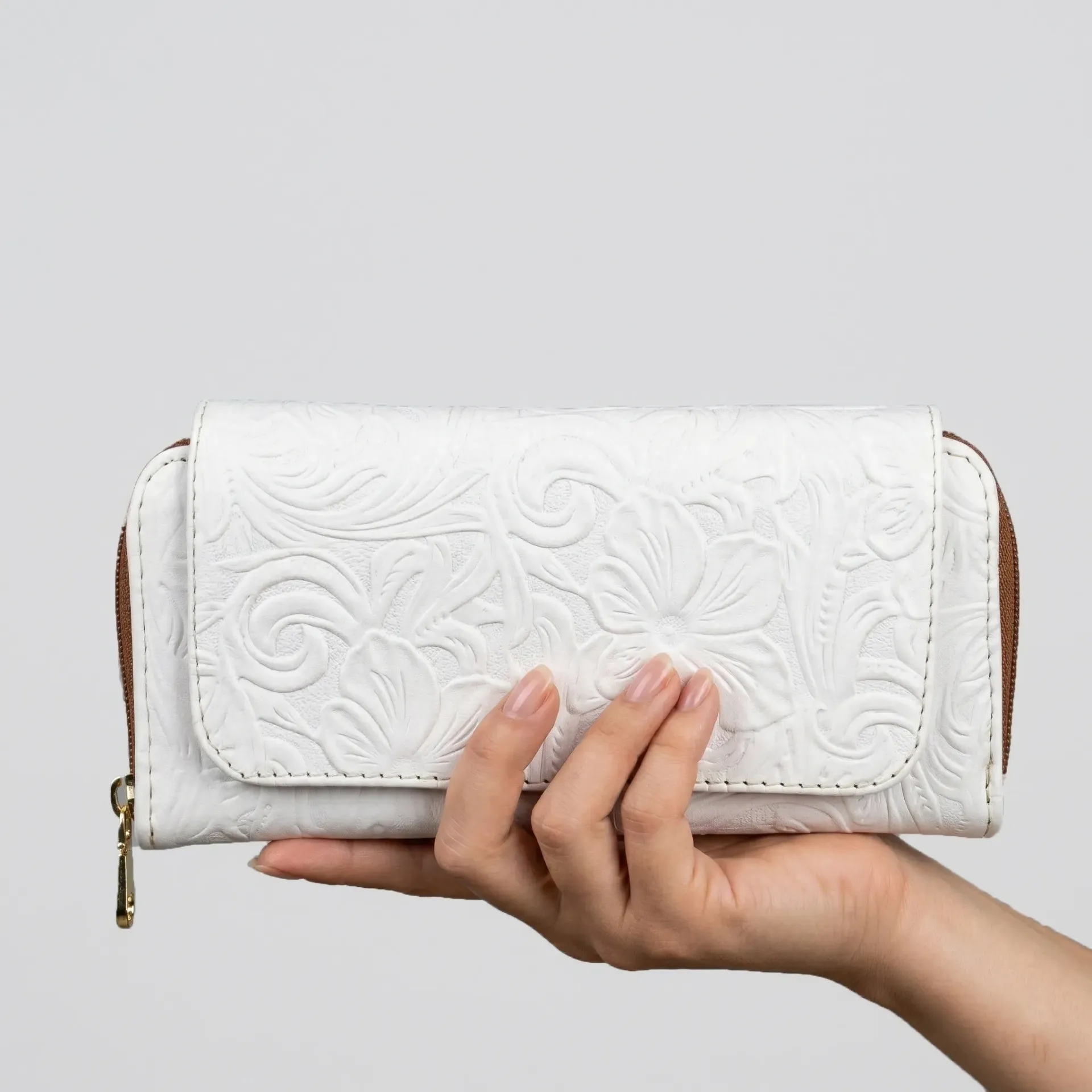 [C7SOFFBLA] CARTERA SOFIA PIEL (FLORES BLANCO)