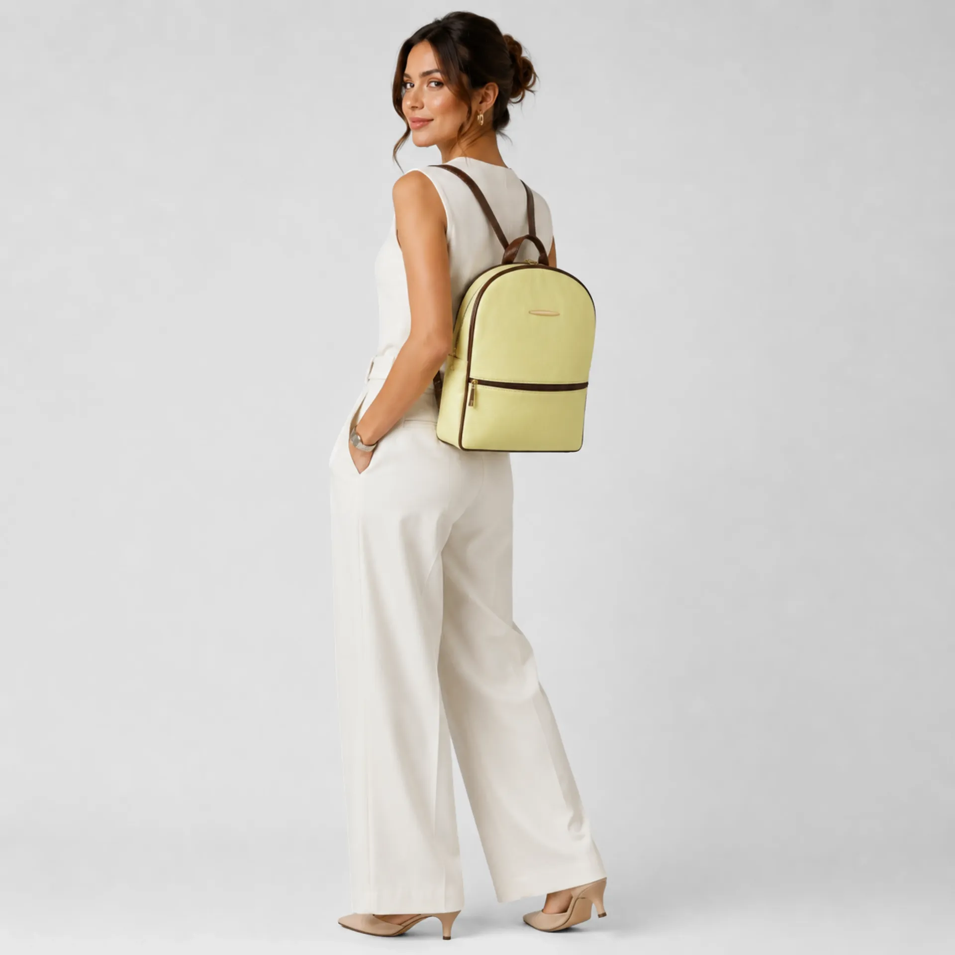 MOCHILA MEDIANA PIEL 